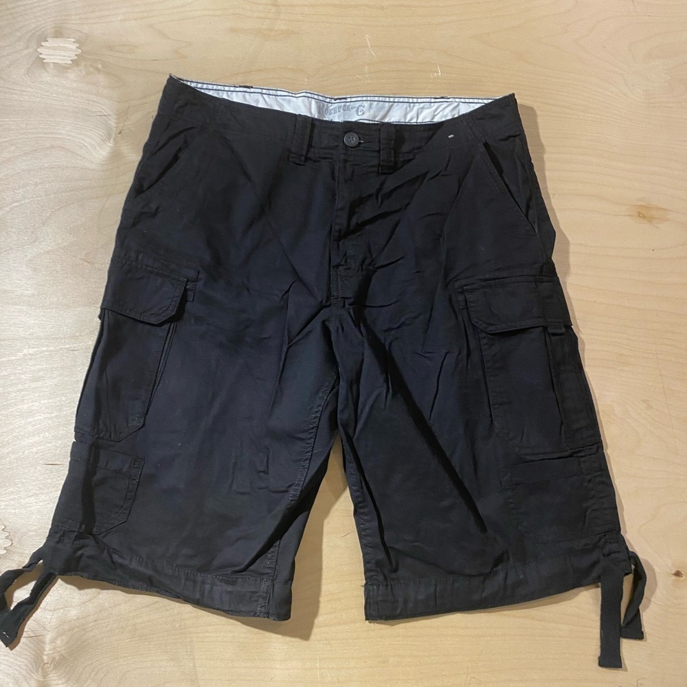 Roebuck and Co. Men's Black Cargo Shorts size 36 (B)
